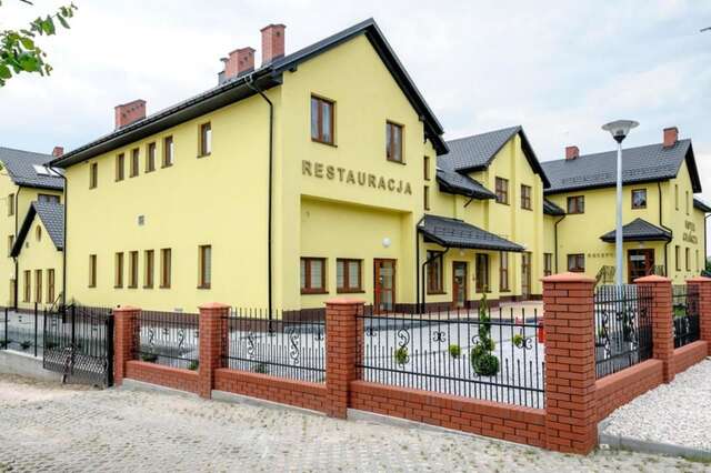 Отель Hotel Chańcza Raków-17